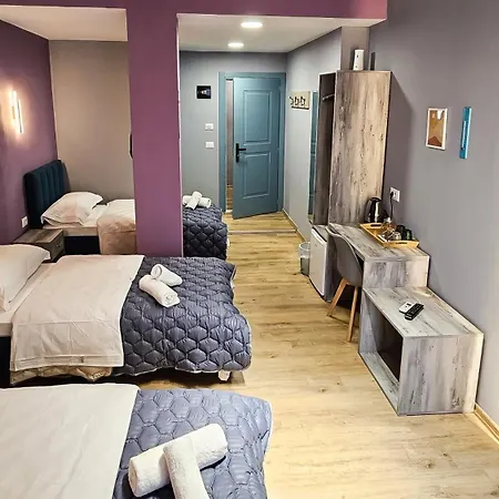 Apart-hotel Daisy Centre 3*