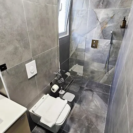 Daisy Centre Apart-hotel Tirana