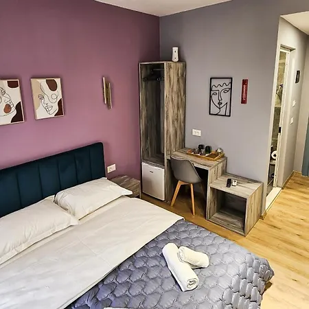 Daisy Centre טיראנה