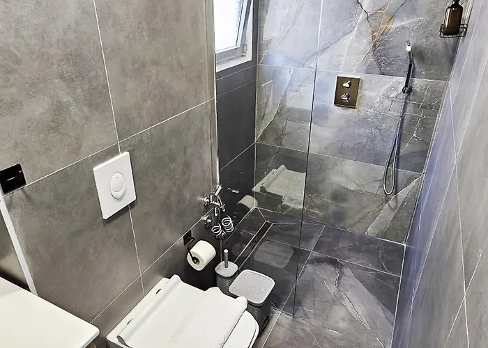 Daisy Centre Aparthotel Tirana