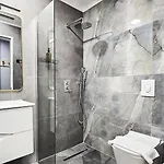Aparthotel Daisy Centre 3*