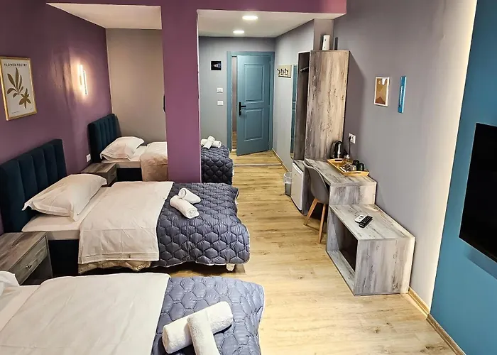 Aparthotel Daisy Centre 3*