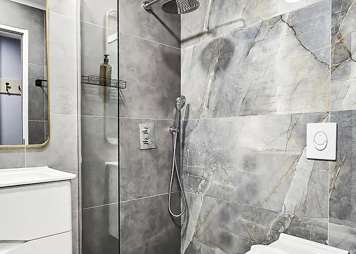 Aparthotel Daisy Centre 3*